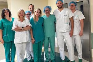 Zespół medyczny w szpitalu.