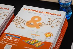 Książki na temat kompresjoterapii.