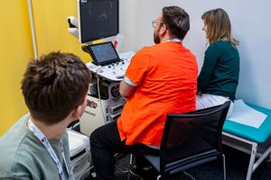 Ultrasonografia w gabinecie lekarskim.