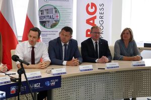 Konferencja dotycząca szpitala.