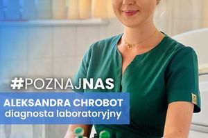 Diagnosta laboratoryjny w pracy.