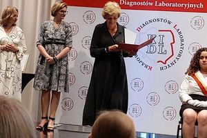 Ceremonia wręczenia wyróżnień.